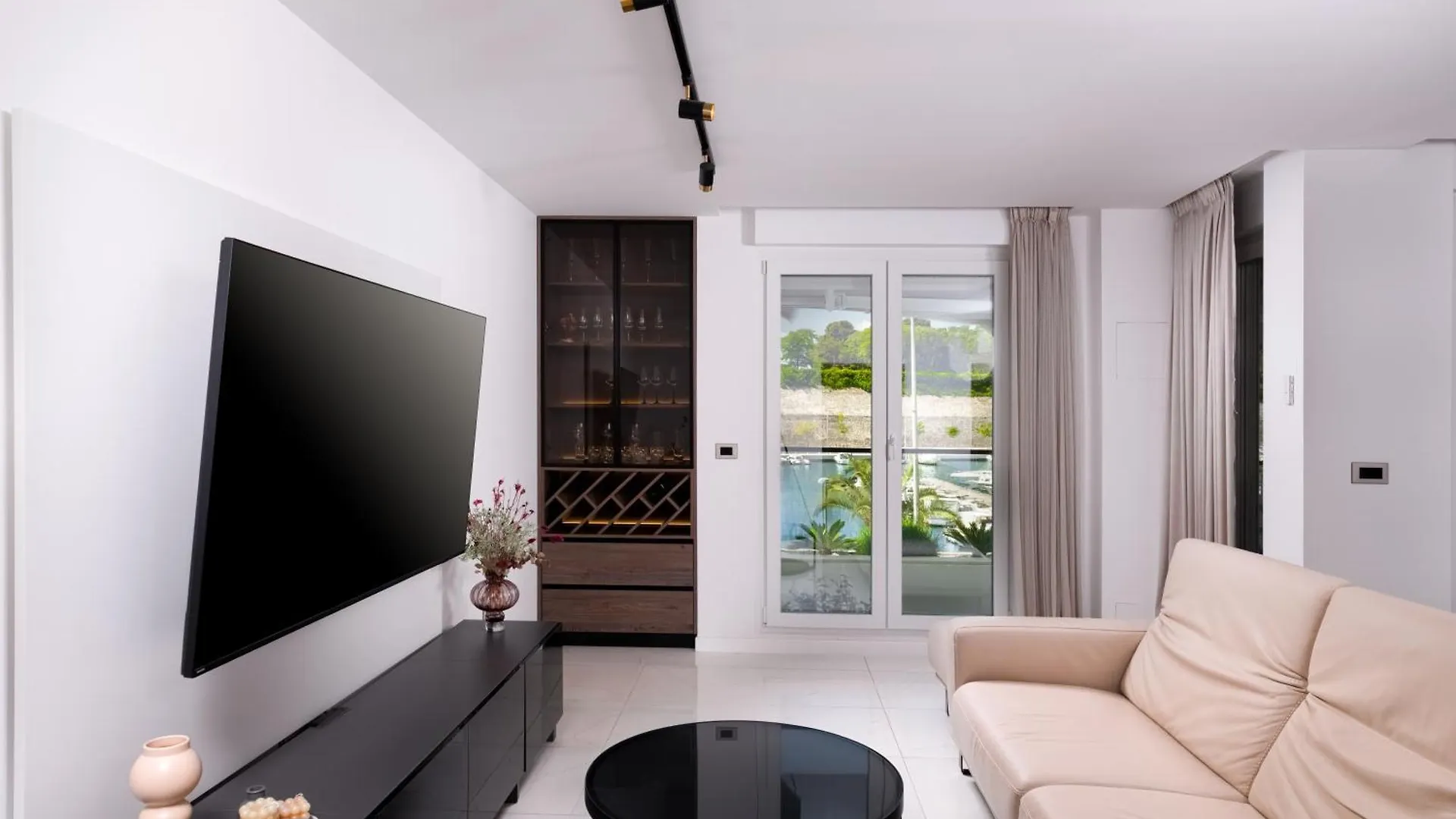 Stellazara Luxury Residence, New, Sea View, Center